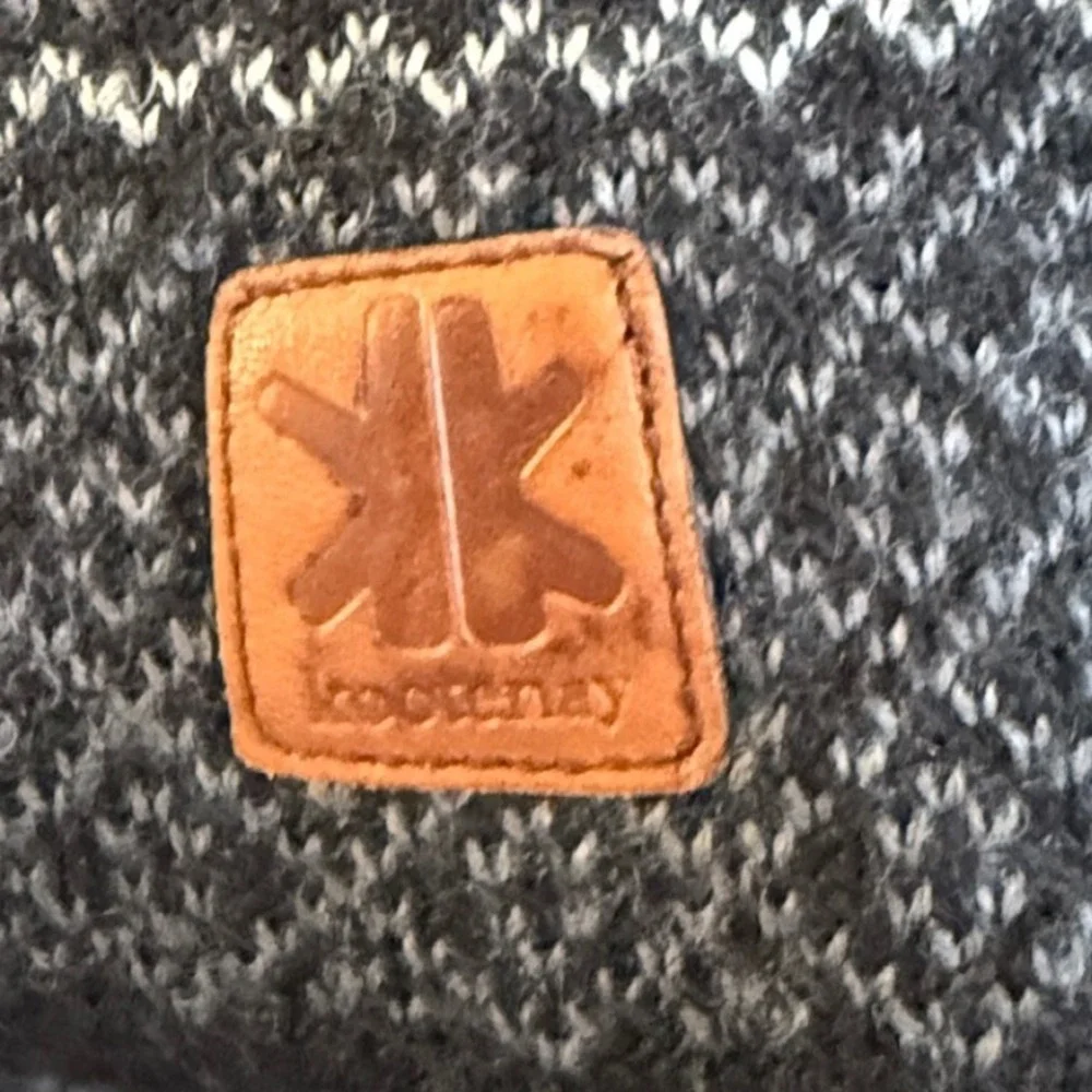 Kootenay Wool Knit Scarf Black White Fair Isle‎ Maple Leaf Tassel Winter Hockey